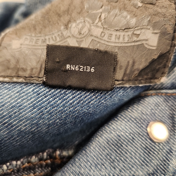 GUESS Denim Jean Jacket - Picture 9 of 13